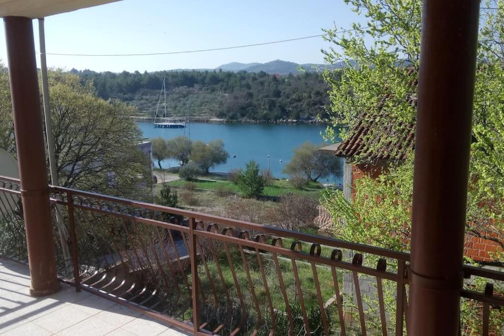 Ferienhaus Am Wasser - Kuca Rio - Iberische Finca In Dalmatien Bilice Extérieur photo